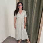 Vestido Crema Plisado – Talla única 36 a 40